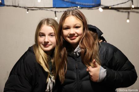 Miklavžev koncert na Osnovni šoli Toma Brejca napolnil dvorano do zadnjega kotička (17)